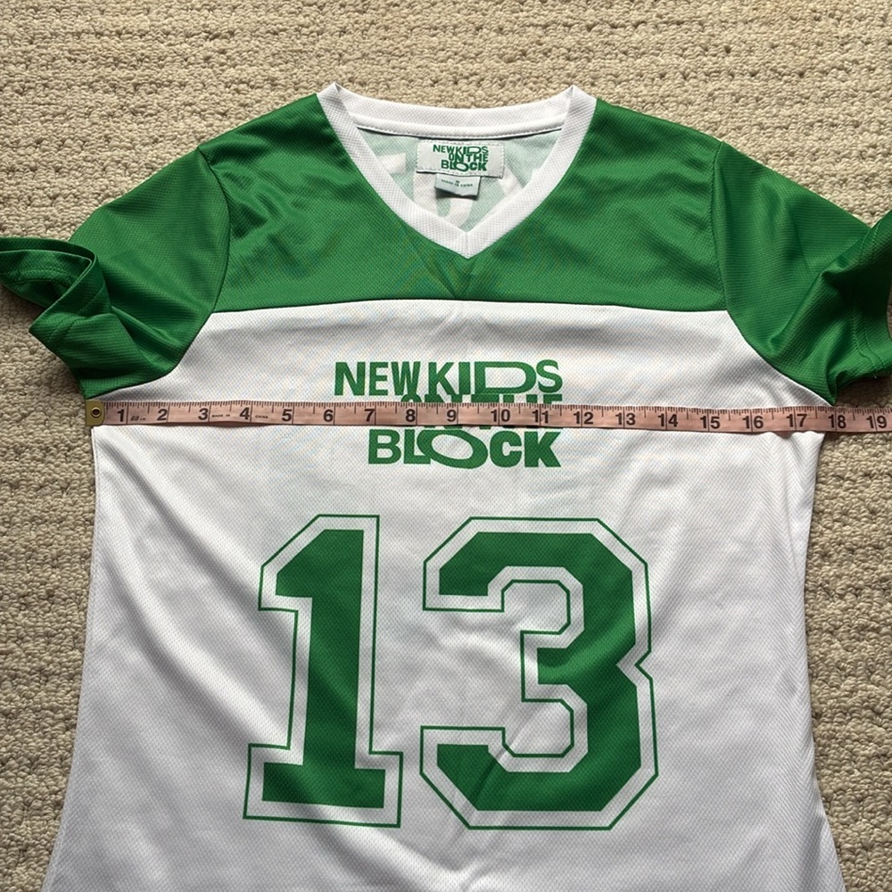 New Kids On The Block NKOTB Women’s Green & White Jersey Tour Tee Size Small - Picture 9 of 11